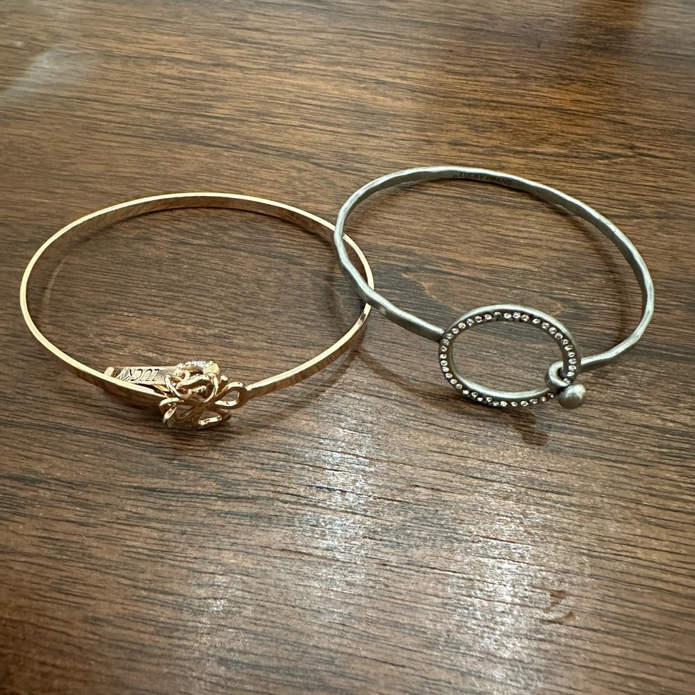 ♾️Pair of Lucky bracelets. Nickel plated and brass plated.